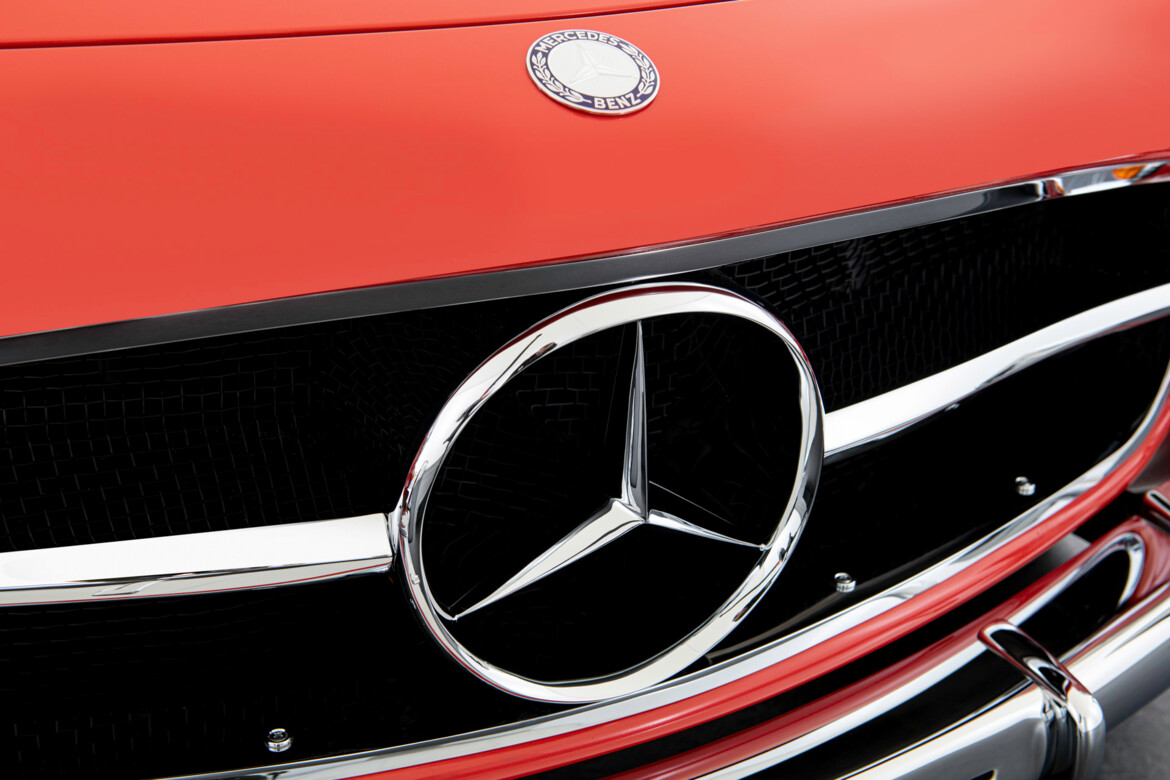Mercedes-Benz W198 300 SL Gullwing Guide — Supercar Nostalgia